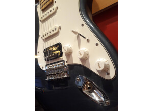 Squier Standard Stratocaster HSS (61767)