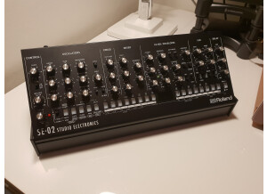 Roland SE-02 (10400)