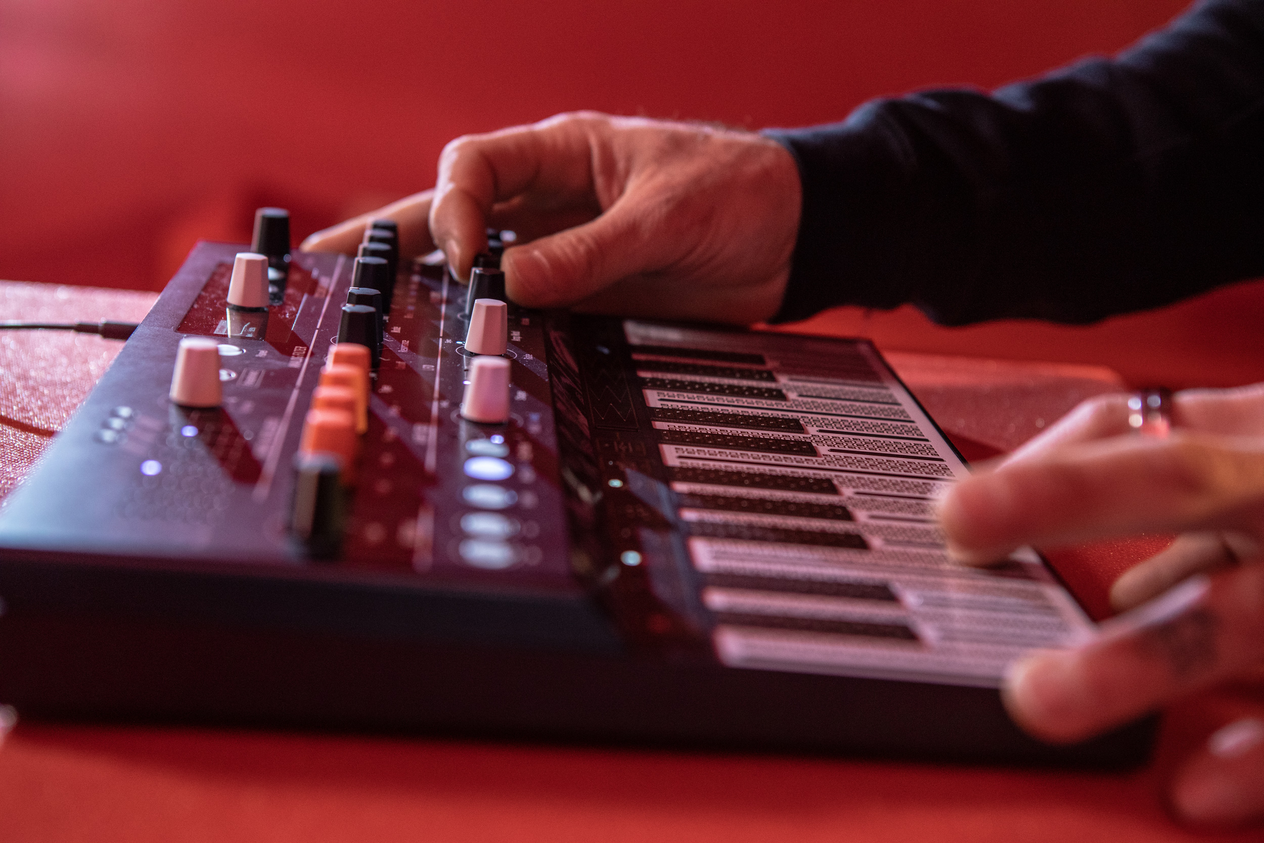 MicroFreak-Side-Lifestyle