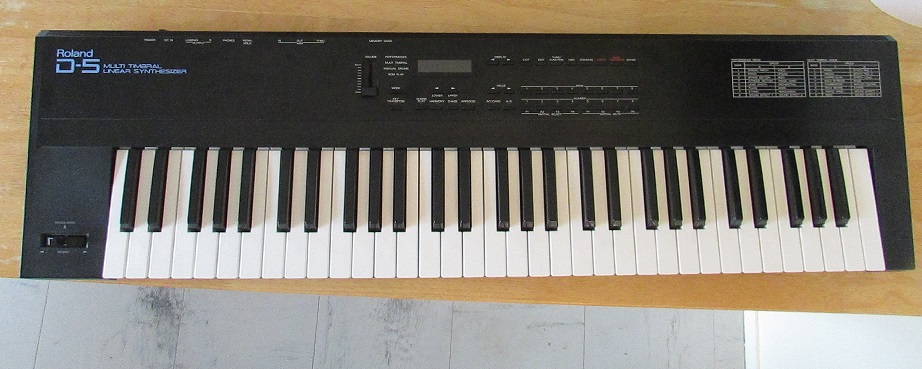 Roland D-5