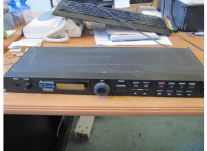 Alesis D4 (12724)