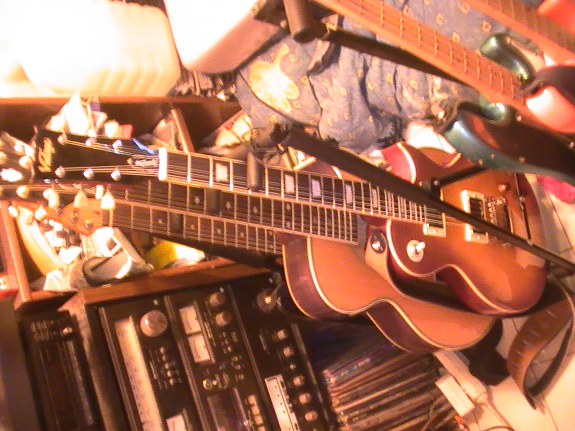 G4M 3 x Guitar Rack Stand