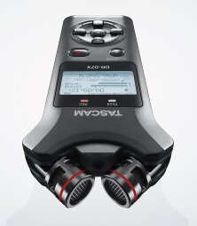 Tascam DR-07X : dr-07x_angle Tascam DR-07X : dr-07x_angle