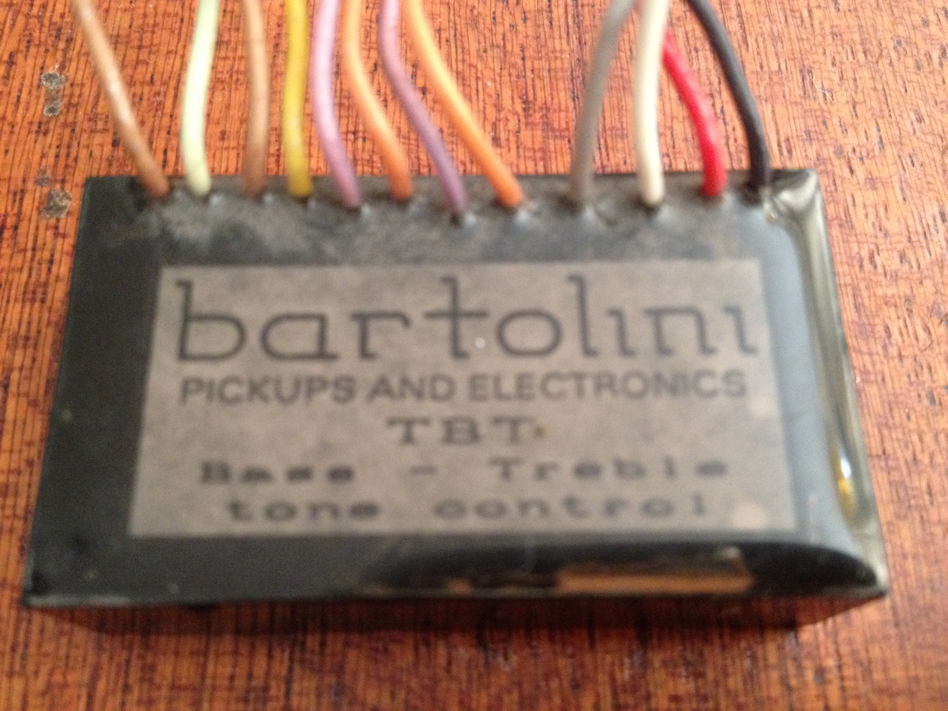 Vd préampli basse Bartolini TBT