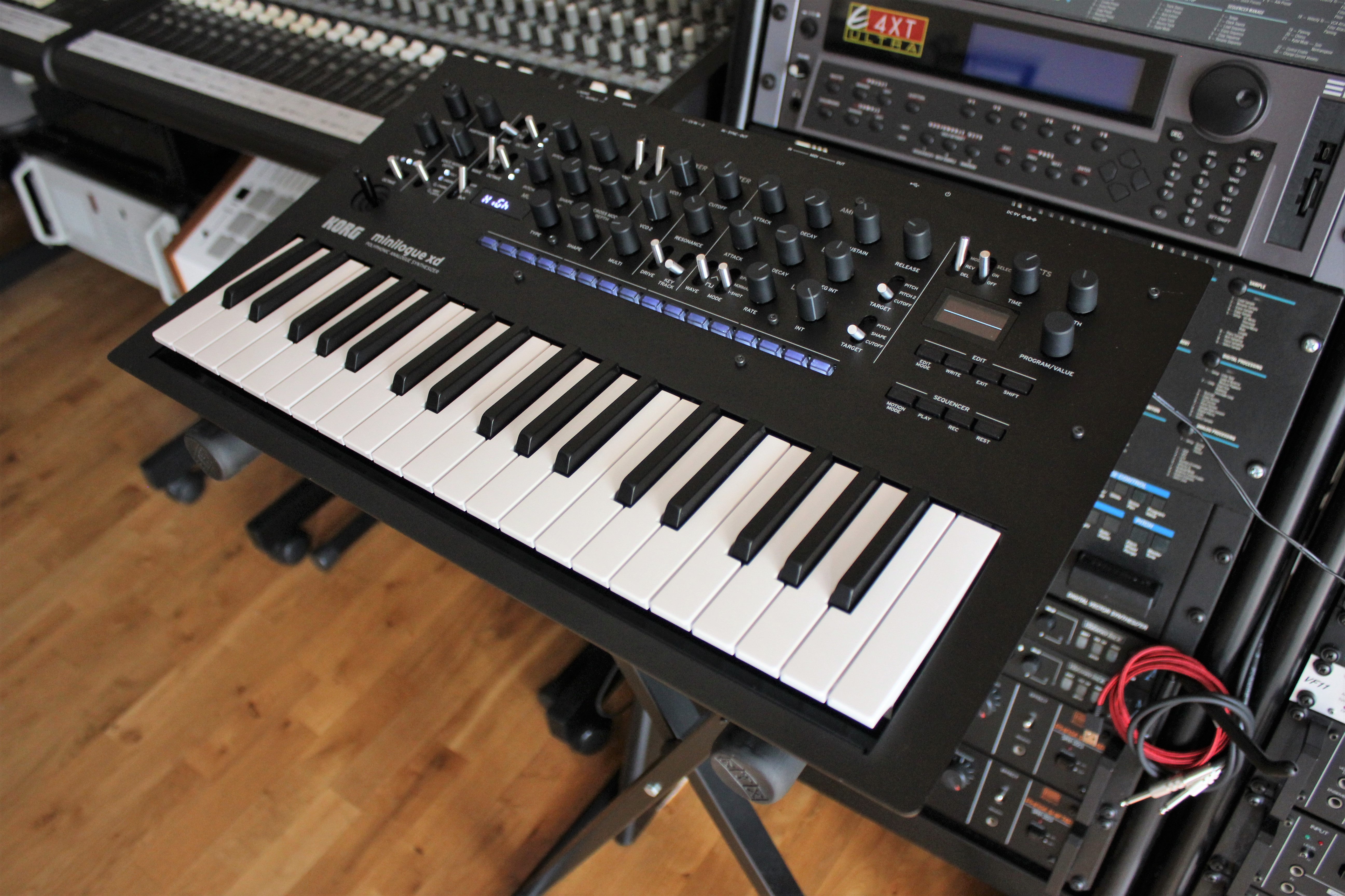 Minilogue XD_2tof 05.JPG