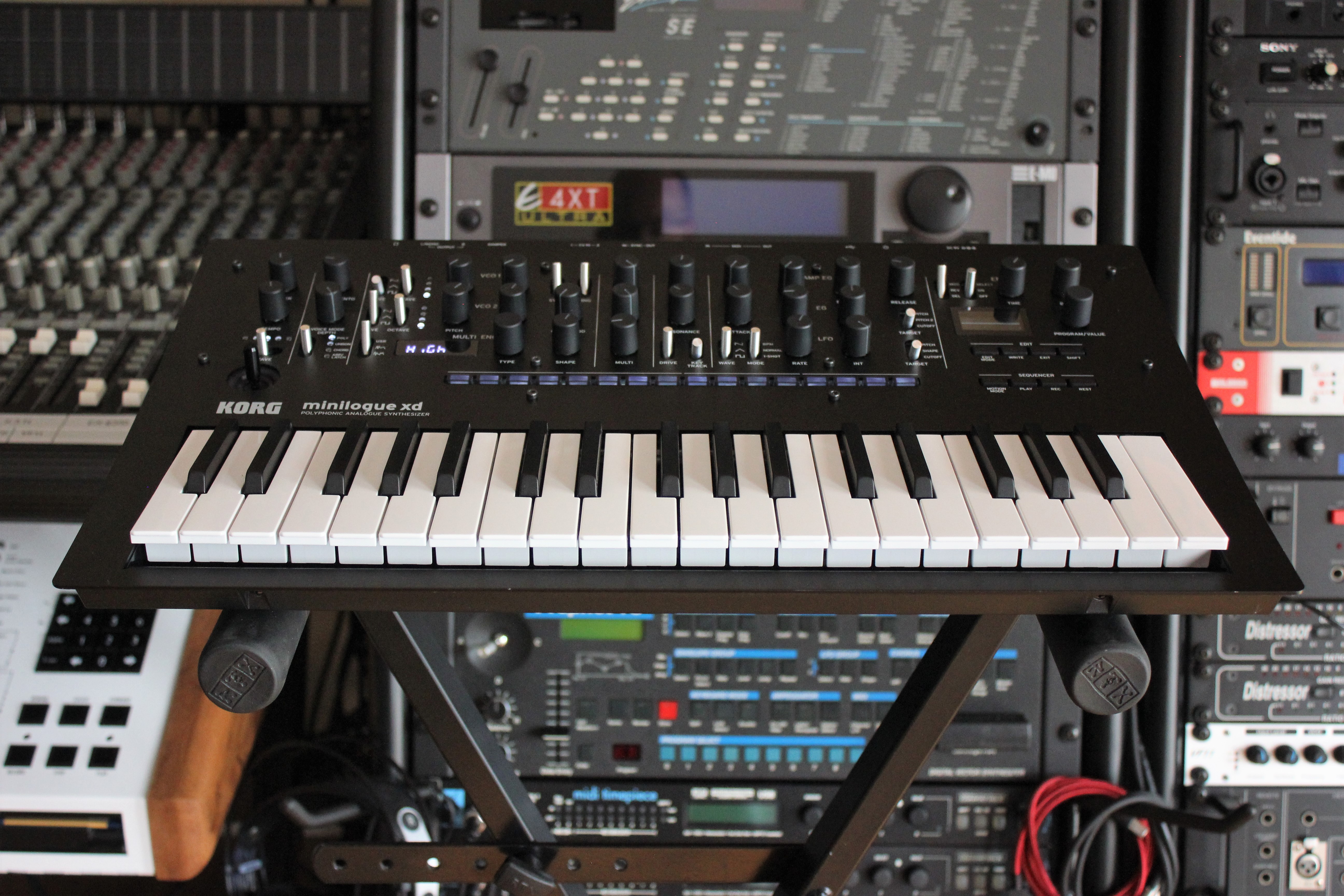 Minilogue XD_2tof 01.JPG