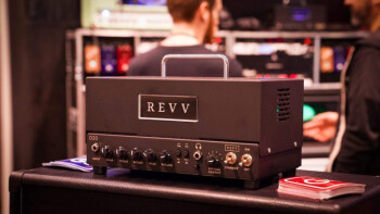 Revv D20 front Revv D20 front