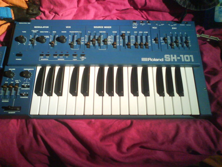 Roland SH-101