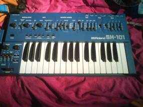 Roland SH-101