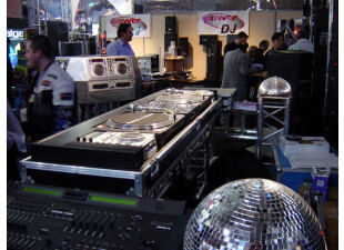 Le stand Power DJ...
