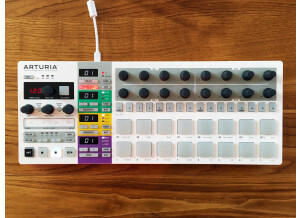Arturia BeatStep Pro (78347)