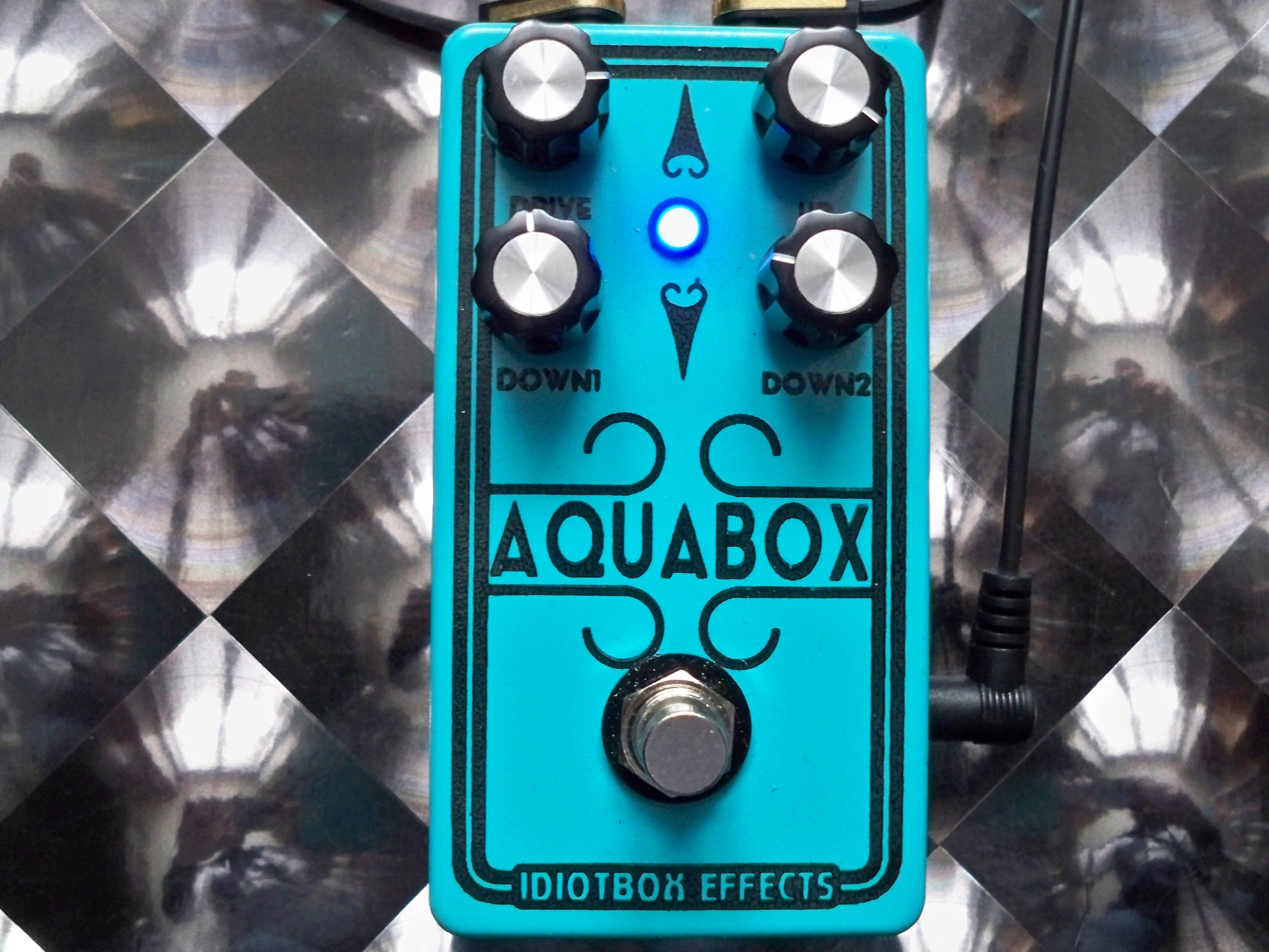 IdiotBox Aquabox