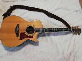 Taylor 812ce