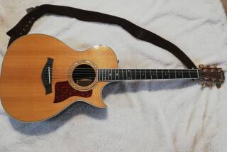 Taylor 812ce