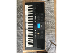 Yamaha PSR-E423