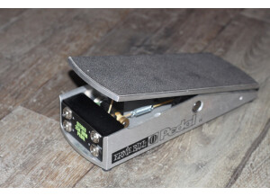 Ernie Ball 6167 25K Stereo Volume Pedal for use with Active Electronics or Keyboards