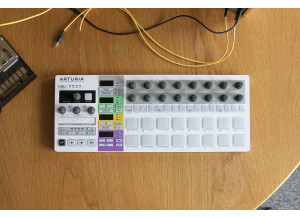 Arturia BeatStep Pro (886)