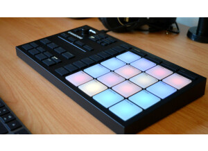 Native Instruments Maschine Mikro mk3 (85250)