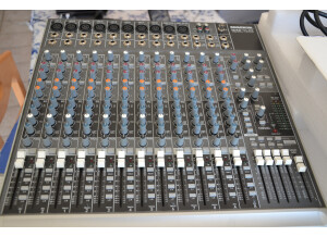 Mackie 1642-VLZ3 (33915)