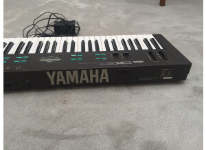 Yamaha DX27 (14360)