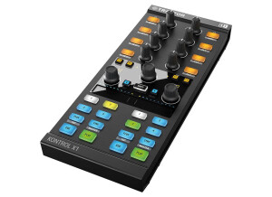 Native Instruments Traktor Kontrol X1 mk2 (46965)