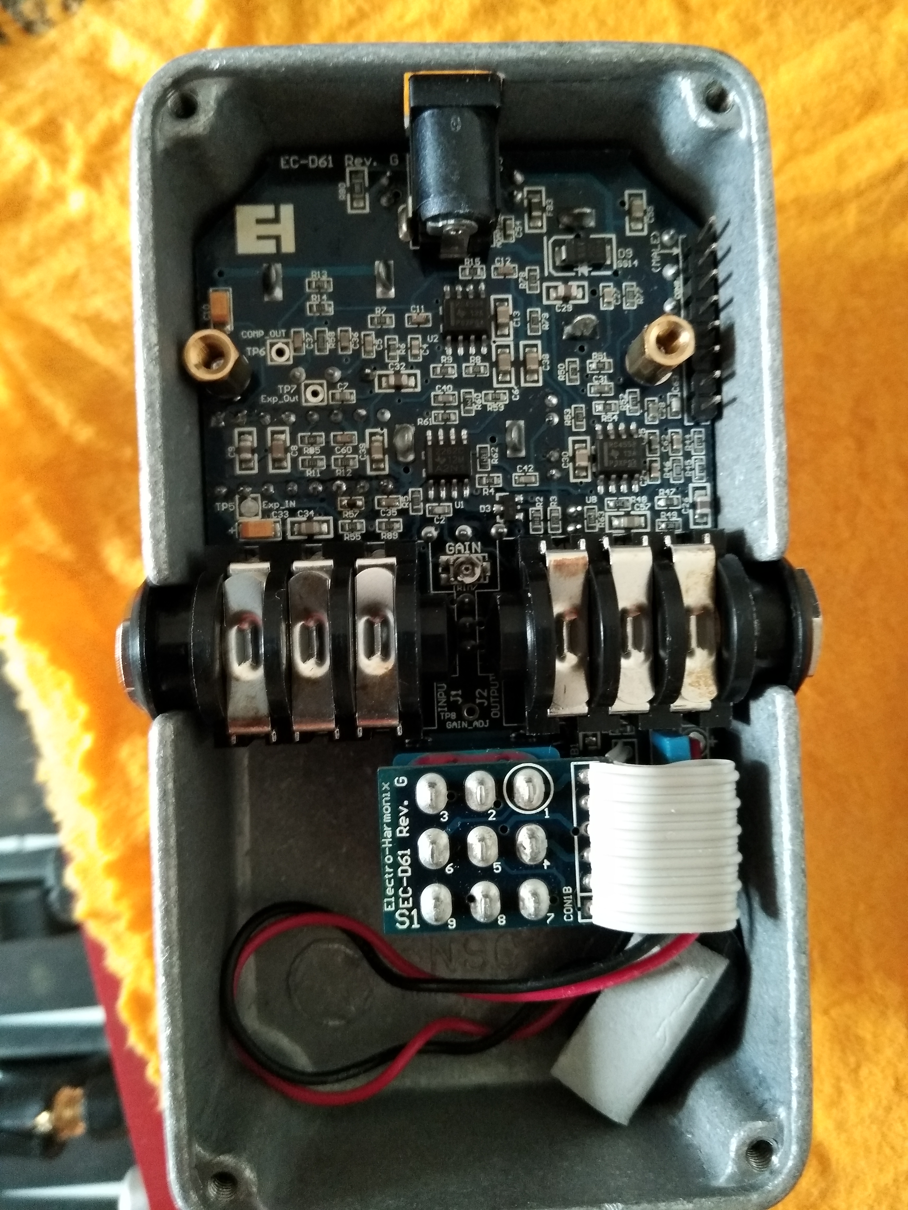 EHX Memory Toy inside 2