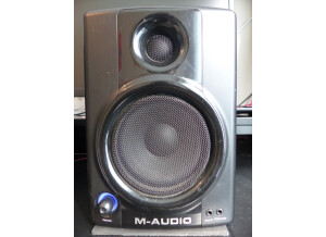 M-Audio AV 40 V2
