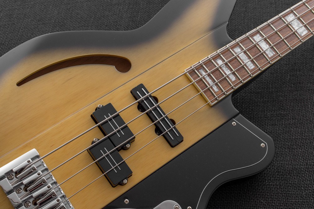 Reverend-Guitars-Brad-Houser-Basshouser-Fatfish-32-Bass-Pickups-1000x667