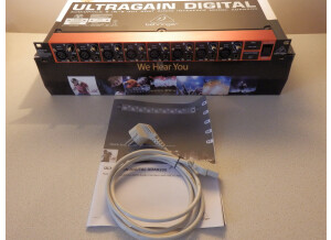 Behringer Ultragain Digital ADA8200 (40459)