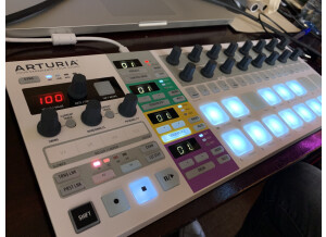 Arturia BeatStep Pro (37409)