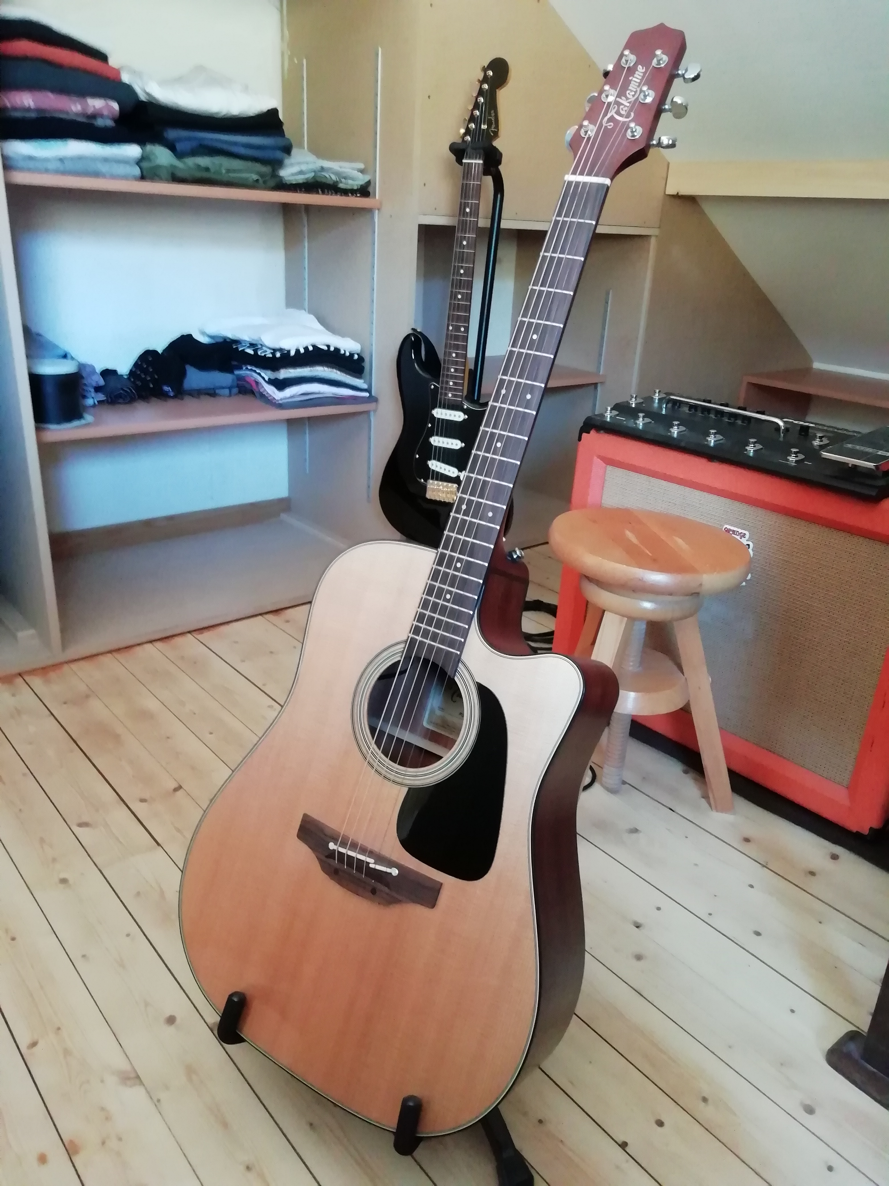 Takamine P2DC