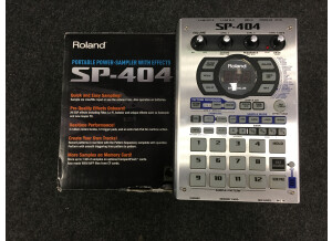 ROLAND SP-404 (1).JPG