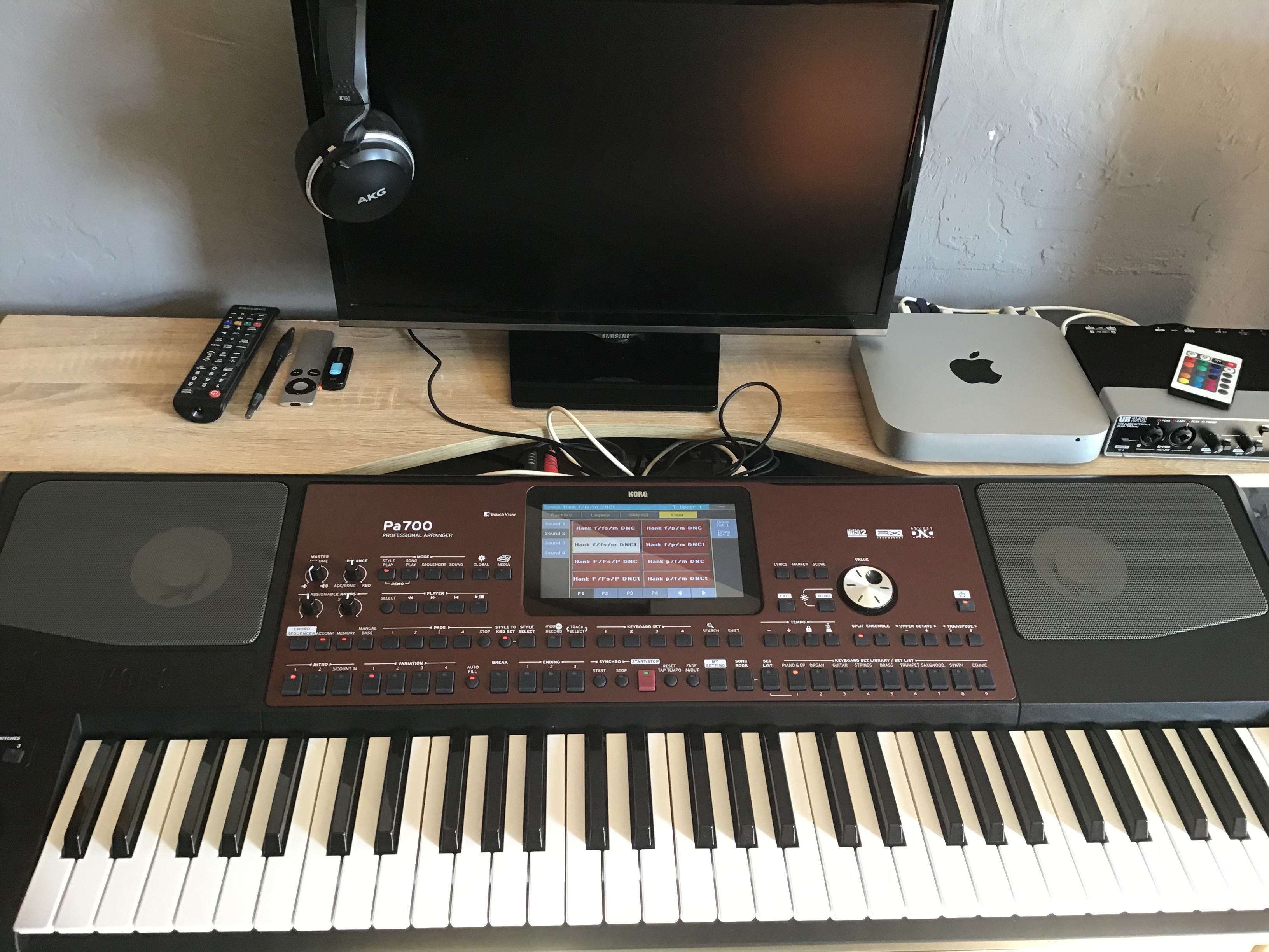 Korg Pa700