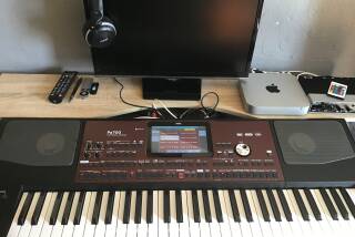 Korg Pa700