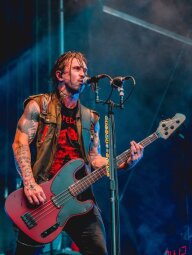 eric-bass-shinedown-3 eric-bass-shinedown-3