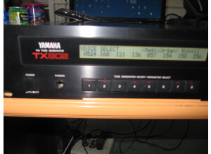 Yamaha TX802 (25837)