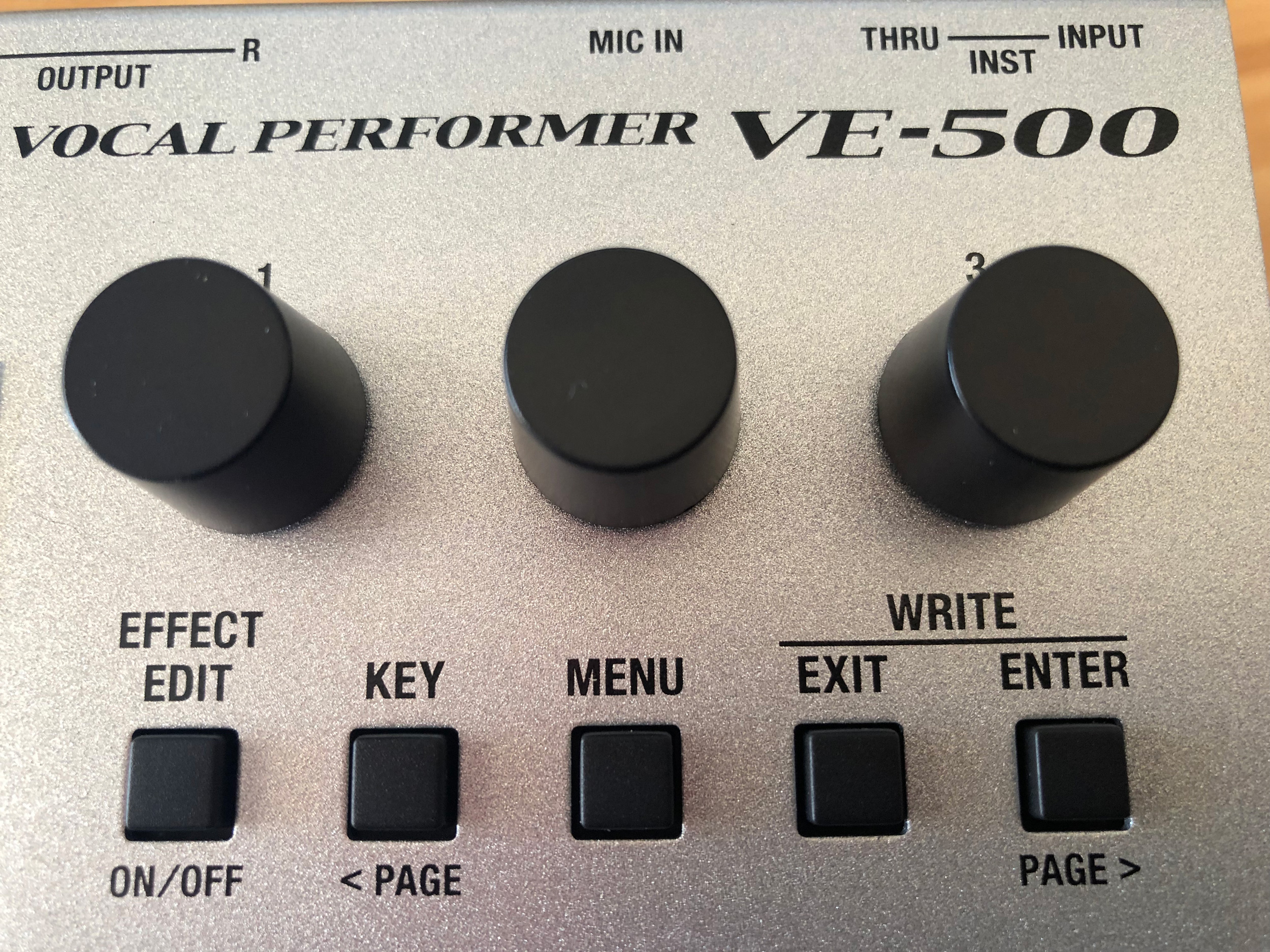 Test Boss VE-500, processeur vocal au format pédale, harmoniseur