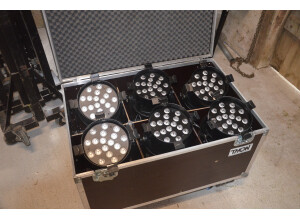 Lightmaxx Par64 Platinium Tri-Led 18x3W CC (51906)