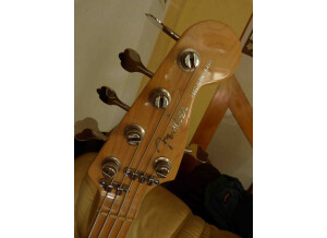 Fender Precision Bass V American Deluxe
