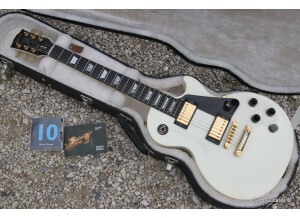 Gibson Les Paul Studio - Alpine White w/ Gold Hardware (72041)