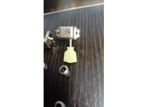 Gibson PMMH-010 Vintage Nickel Machine Heads w/ Pearloid Buttons