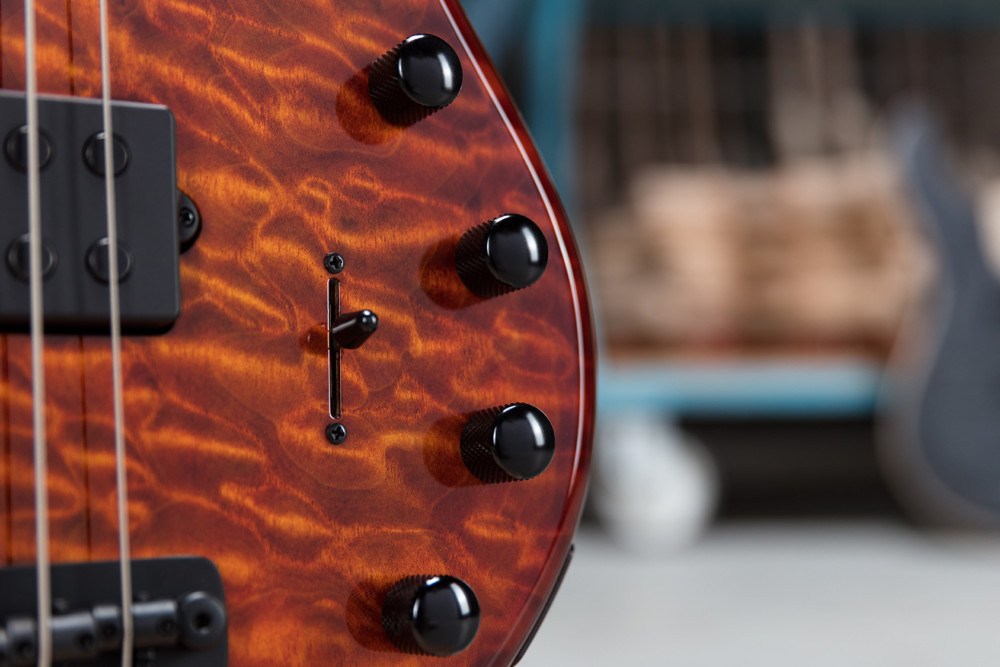 Ernie-Ball-Music-Man-BFR-Stingray-5-HH-Bass-Switch-1000x667