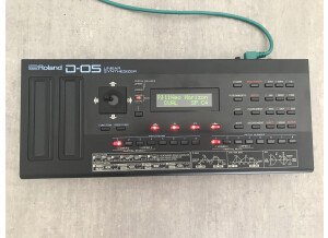 Roland D-05 (83457)