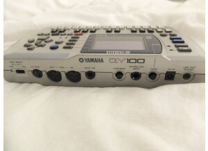 Yamaha QY100 (9808)