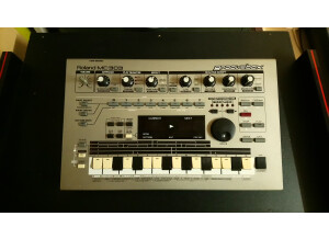 Roland MC-303 (66412)