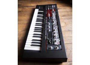 Roland SH-201 (39521)