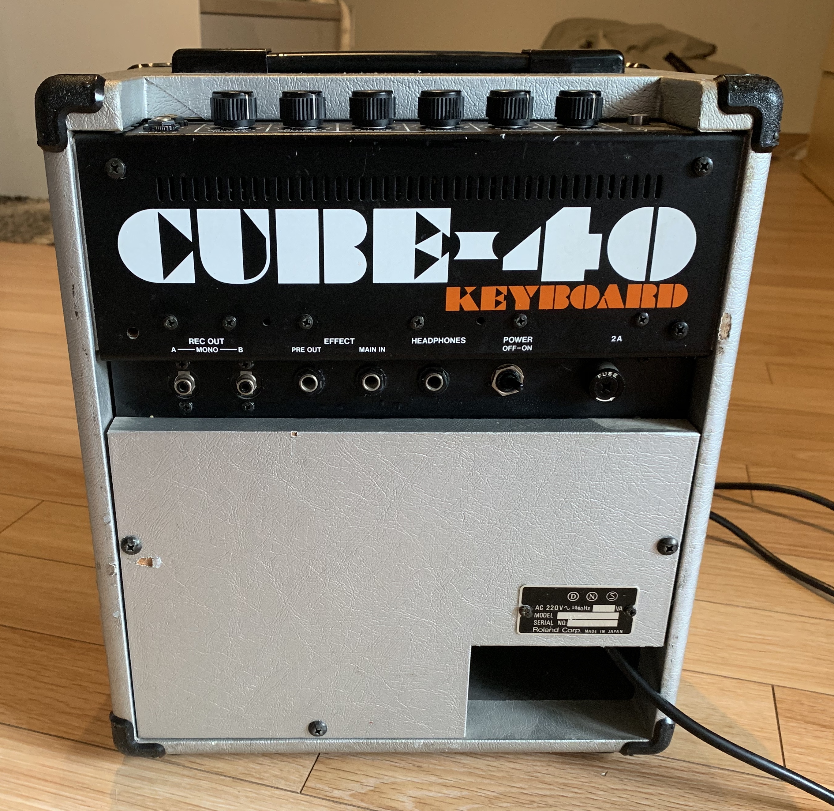 roland keyboard cube 40