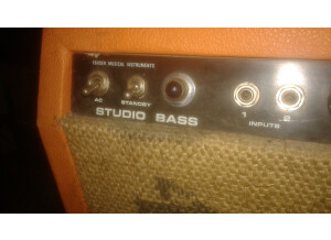 Fender Studio Bass