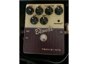 Tech 21 Blonde (20588)