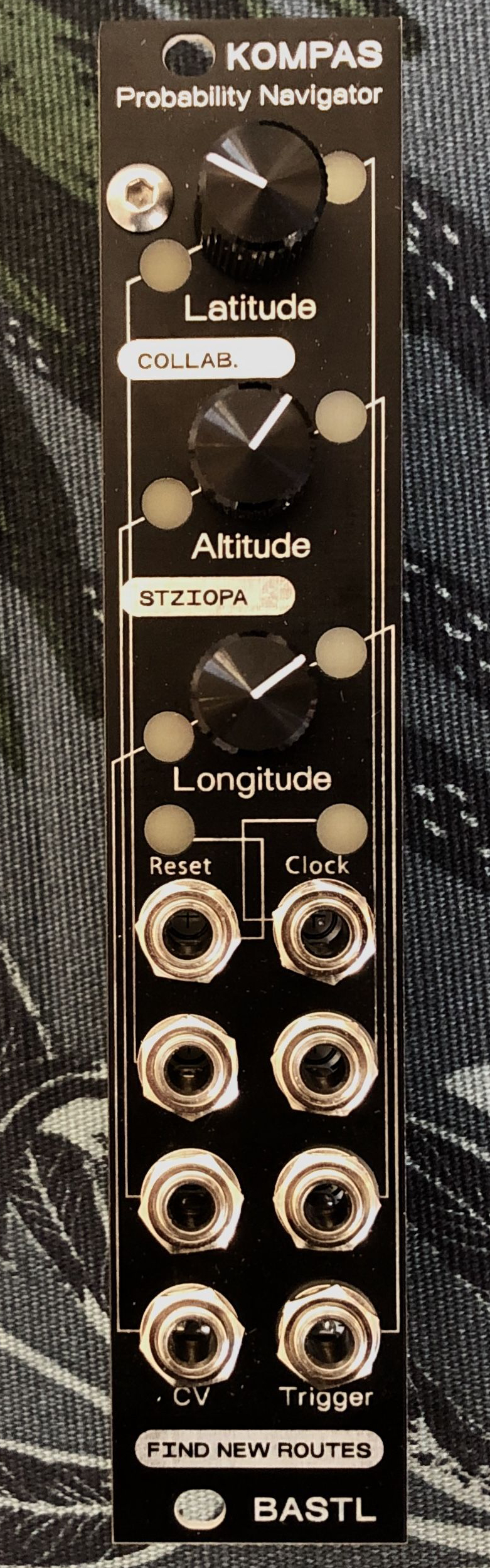 Bastl Instruments Kompas : KOMPAS